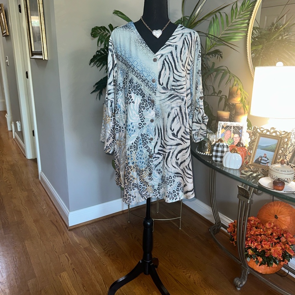 ONE WORLD Blue and Black Animal Print Tunic
